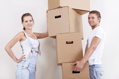 Local Tottenham moving truck service for flats and homes